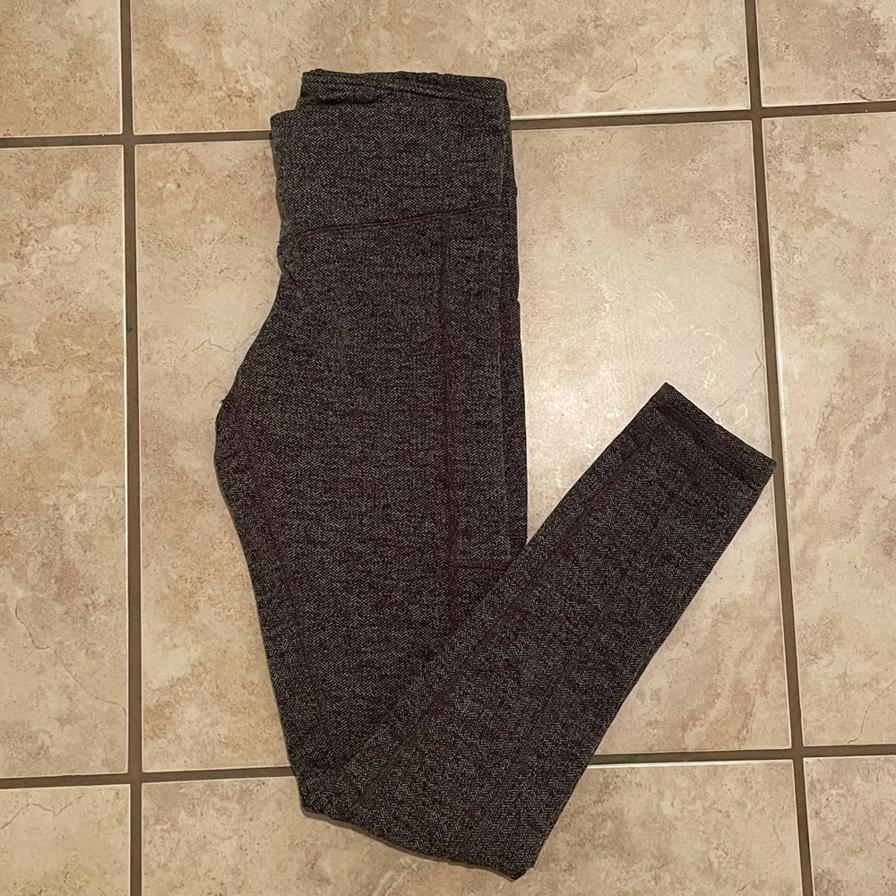 Gray workout leggings